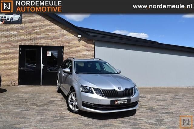 Grijs Gebruikt 2018 Skoda Octavia Clever Stationwagen | € 7.950 (Goede deal) - Afbeelding 1/4