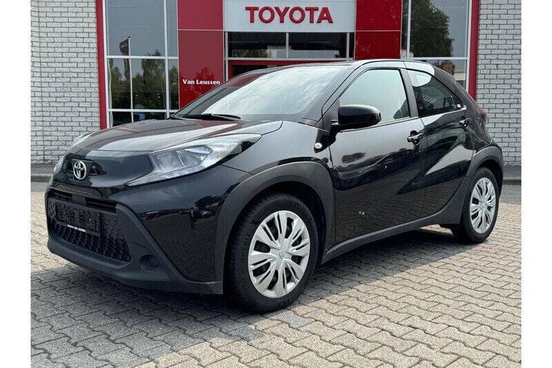 Gebruikt 2023 Toyota Aygo Play Hatchback | € 16.339 (Goede deal) - Afbeelding 1/1