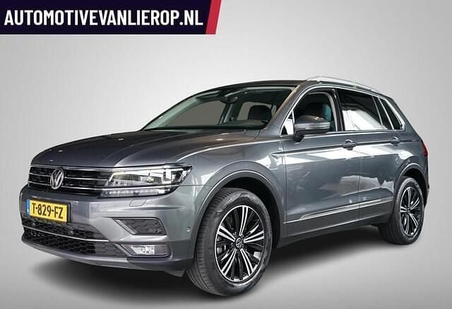 Grijs Gebruikt 2019 VW Tiguan Highline SUV | € 24.995 (Super prijs) - Afbeelding 1/4