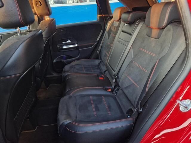 Occasion Mercedes B200 AMG 163 PK (119 kW) 2019 Rood MPV