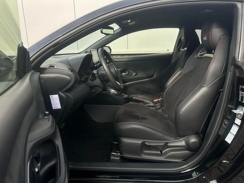 Occasion Toyota Yaris 263 PK (193 kW) 2022 Zwart Hatchback