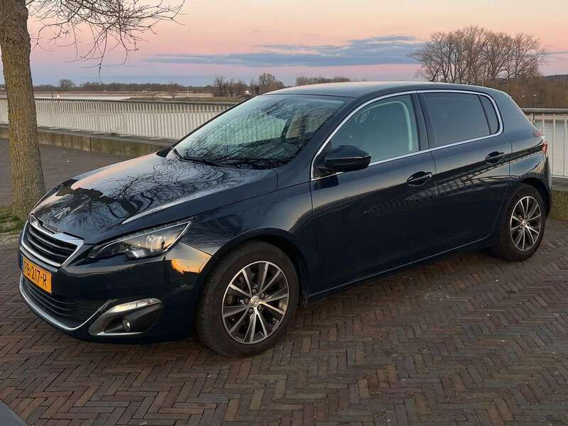 Blauw Gebruikt 2017 Peugeot 308 Hatchback | € 9.500 (Eerlijke prijs) - Afbeelding 1/4