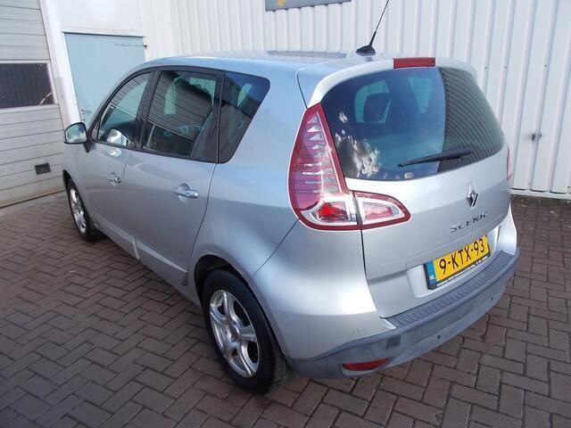 Occasion Renault Scénic III Dynamique 141 PK (103 kW) 2009 Zilver MPV