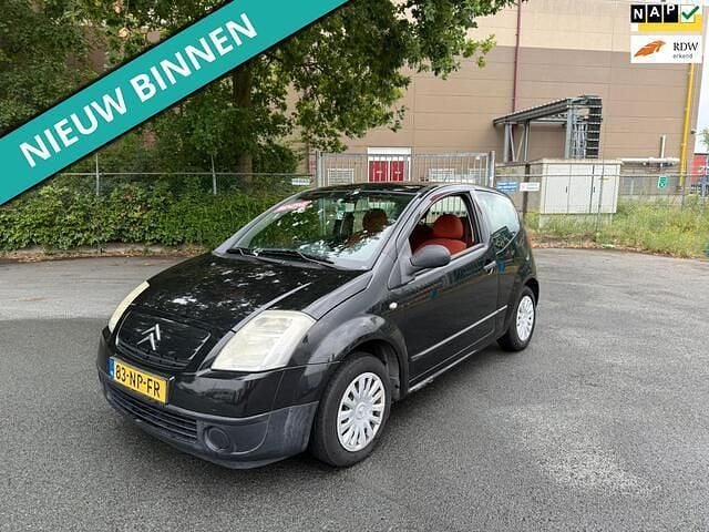 Zwart, metallic lak Gebruikt 2004 Citroën C2 Prestige Hatchback | € 799 (Goede deal) - Afbeelding 1/3