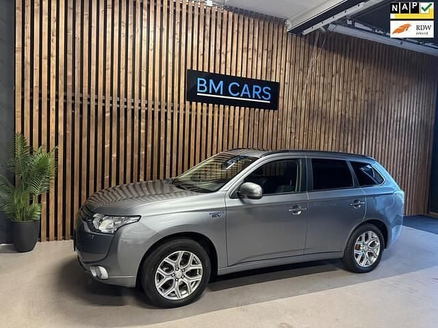 Grijs Gebruikt 2013 Mitsubishi Outlander Instyle SUV | € 7.595 (Eerlijke prijs) - Afbeelding 1/4