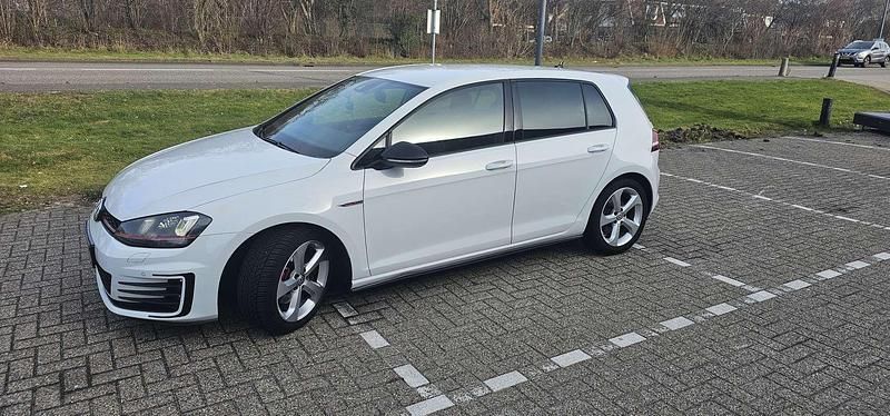 Occasion VW Golf VII GTI 220 PK (161 kW) 2014 Wit Stationwagen