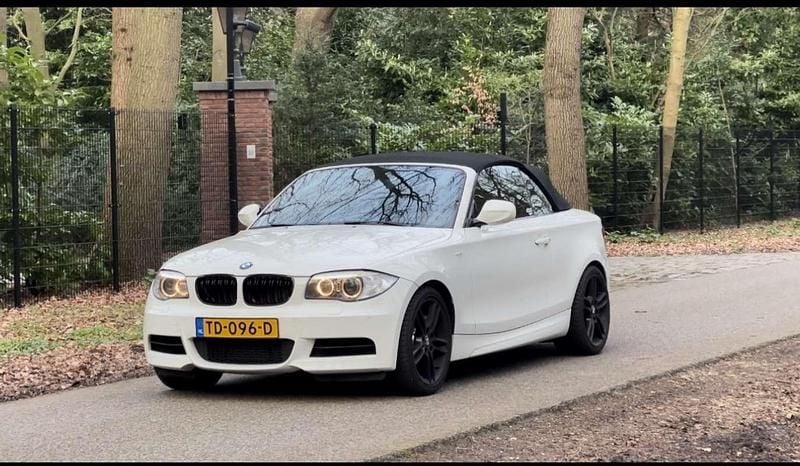 Wit Occasion 2012 BMW 135 Cabriolet Cabriolet | € 18.750 - Afbeelding 1/4