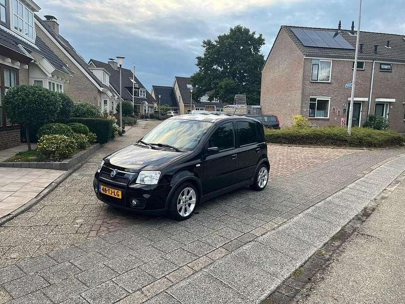 Zwart Gebruikt 2006 Fiat Panda Sport Hatchback | € 5.250 (Iets duurder) - Afbeelding 1/4
