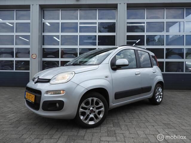 Grijs Gebruikt 2012 Fiat Panda Lounge Hatchback | € 2.999 (Eerlijke prijs) - Afbeelding 1/4
