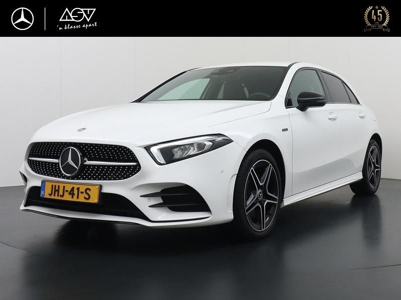 Occasion Mercedes A250 Business 218 PK (160 kW) 2020 Wit Hatchback