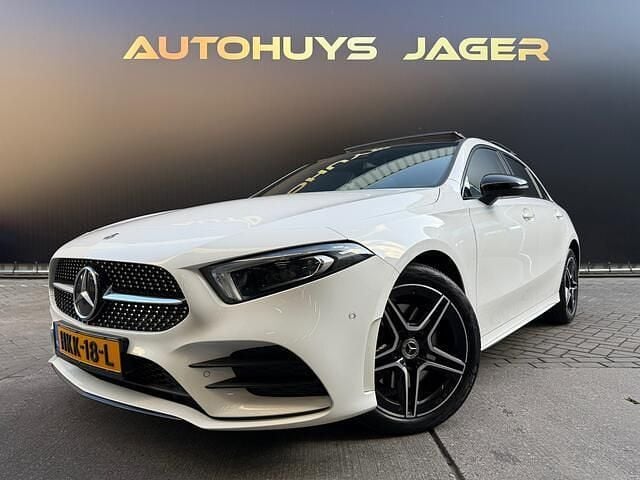 Wit, metallic lak Gebruikt 2022 Mercedes A250 AMG line Hatchback | € 29.950 (Goede deal) - Afbeelding 1/4