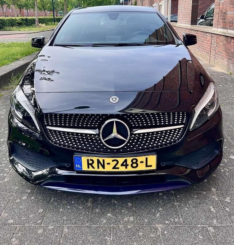 Gebruikt 2017 Mercedes A180 Sport Edition Sedan | € 20.500 (Eerlijke prijs) - Afbeelding 1/4