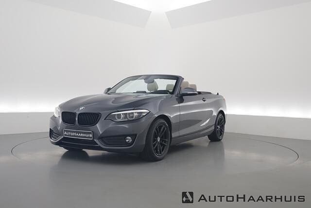 Grijs Gebruikt 2018 BMW 220 Cabriolet | € 24.900 (Iets duurder) - Afbeelding 1/3