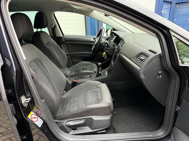 Occasion VW Golf VII Comfortline 131 PK (96 kW) 2019 Zwart Stationwagen