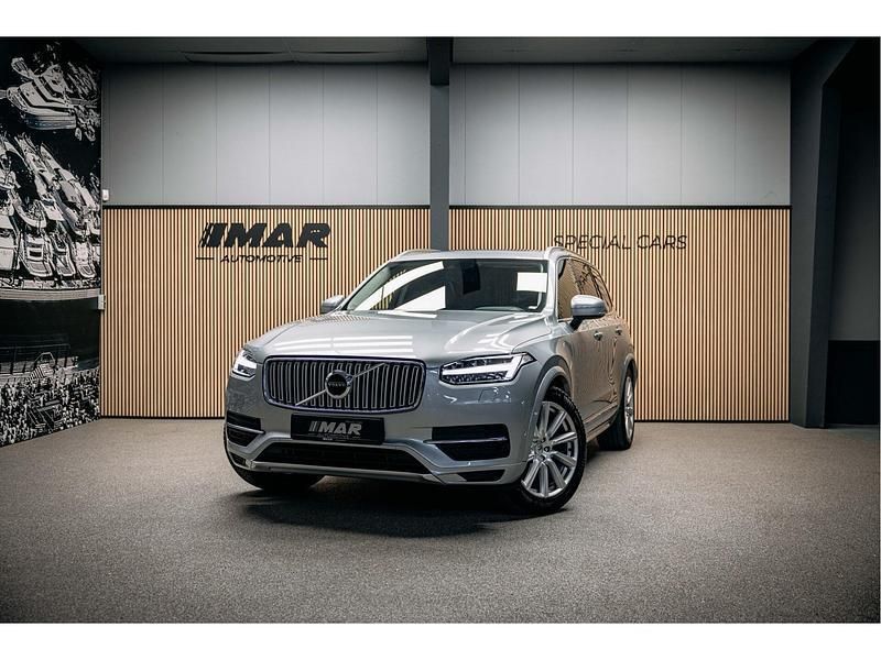 Grijs, metallic lak Gebruikt 2017 Volvo XC90 Inscription SUV | € 37.450 (Eerlijke prijs) - Afbeelding 1/4