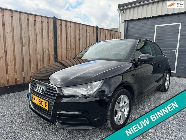 Zwart Gebruikt 2010 Audi A1 Sportback Attraction Hatchback | € 10.450 (Eerlijke prijs) - Afbeelding 1/4