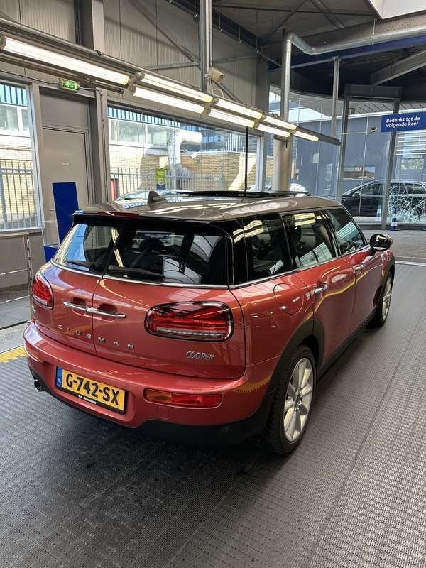 Oranje Gebruikt 2019 Mini Cooper Clubman Stationwagen | € 22.900 (Eerlijke prijs) - Afbeelding 1/4