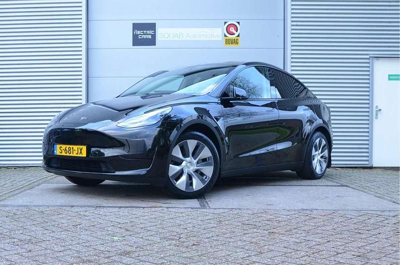 Zwart Gebruikt 2023 Tesla Model Y RWD SUV | € 34.499 (Eerlijke prijs) - Afbeelding 1/4