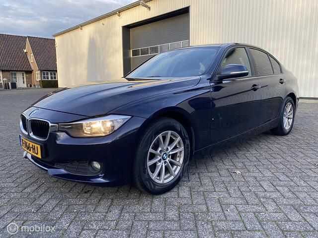 Blauw Gebruikt 2014 BMW 316 Executive Sedan | € 8.250 - Afbeelding 1/4