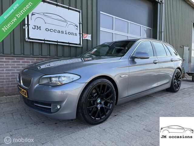 Grijs Gebruikt 2013 BMW 528 Executive Stationwagen | € 11.995 (Super prijs) - Afbeelding 1/4