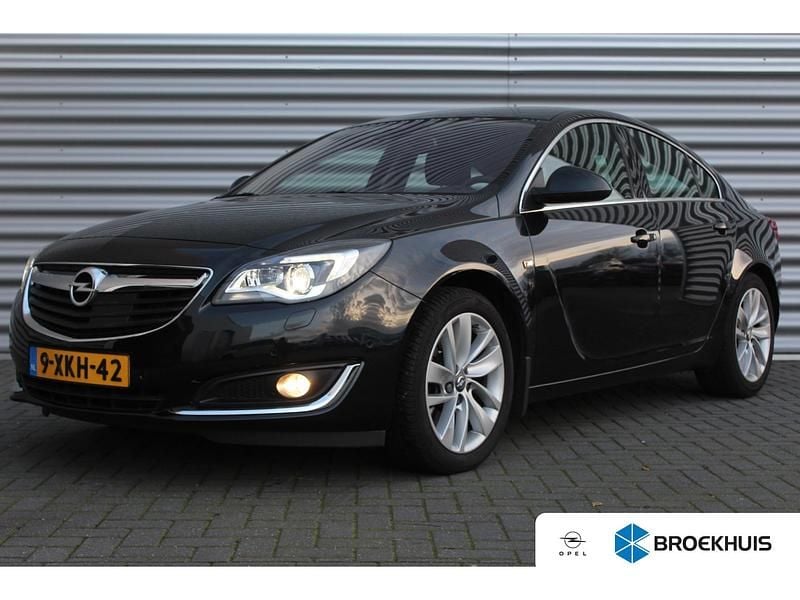 Zwart Gebruikt 2014 Opel Insignia Cosmo Hatchback | € 15.895 - Afbeelding 1/1