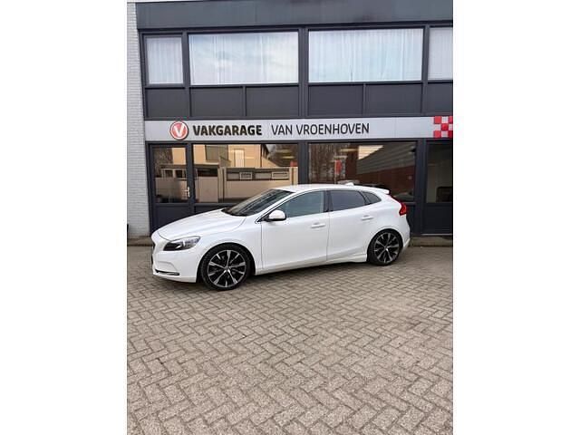 Occasion Volvo V40 Business Edition 190 PK (139 kW) 2014 Wit (metallic) Hatchback