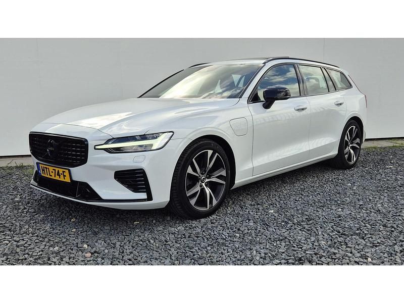 Wit Gebruikt 2021 Volvo V60 R-Design Stationwagen | € 36.900 (Eerlijke prijs) - Afbeelding 1/4