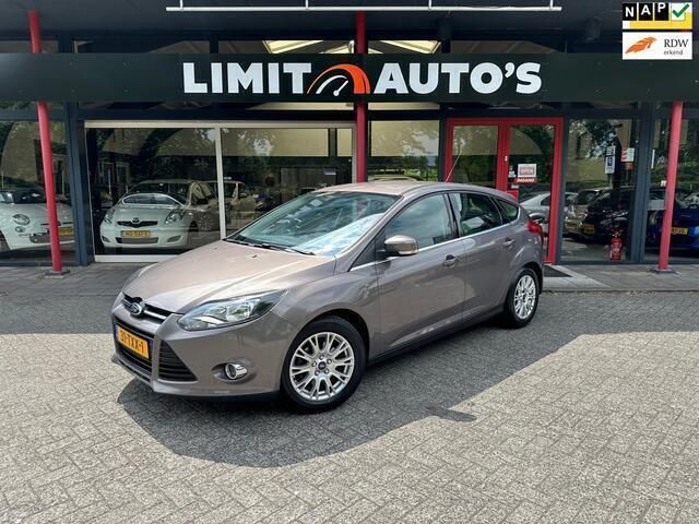 Bruin Gebruikt 2012 Ford Focus Titanium Hatchback | € 5.499 (Eerlijke prijs) - Afbeelding 1/4