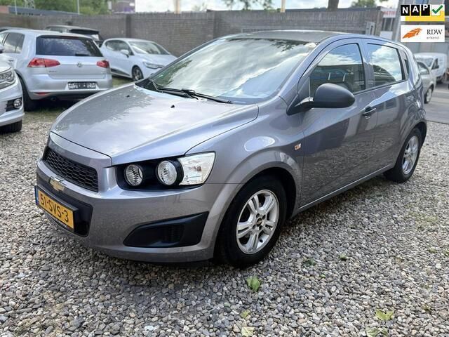 Grijs Gebruikt 2011 Chevrolet Aveo LS Hatchback | € 3.950 (Iets duurder) - Afbeelding 1/4