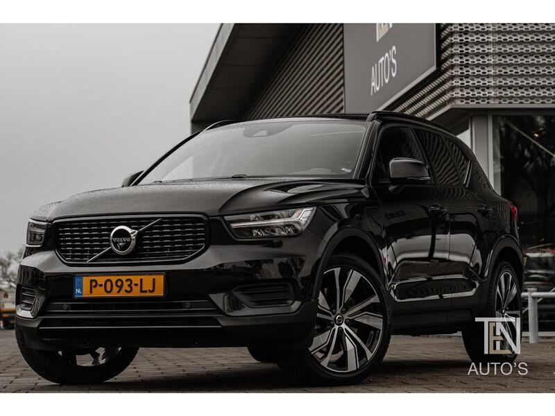 Zwart Gebruikt 2022 Volvo XC40 R-Design SUV | € 36.910 (Duur) - Afbeelding 1/4