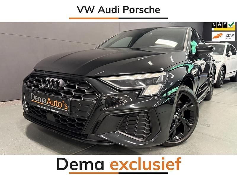 Zwart Gebruikt 2022 Audi A3 Sportback e-tron S-Line Sedan | € 31.950 (Super prijs) - Afbeelding 1/4