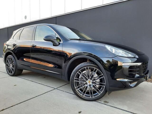 Zwart Gebruikt 2017 Porsche Cayenne SUV | € 41.580 (Duur) - Afbeelding 1/4