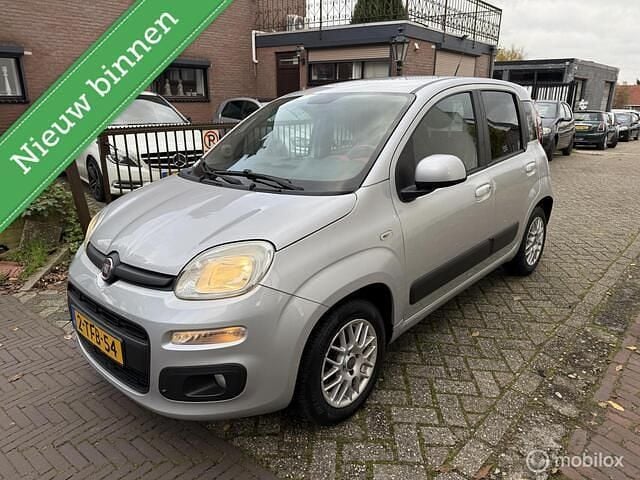 Grijs Gebruikt 2013 Fiat Panda Lounge Hatchback | € 2.750 (Eerlijke prijs) - Afbeelding 1/4