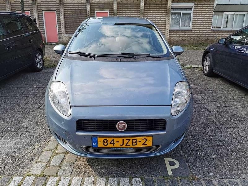 Blauw Occasion 2009 Fiat Punto Active MPV | € 550 (Eerlijke prijs) - Afbeelding 1/4