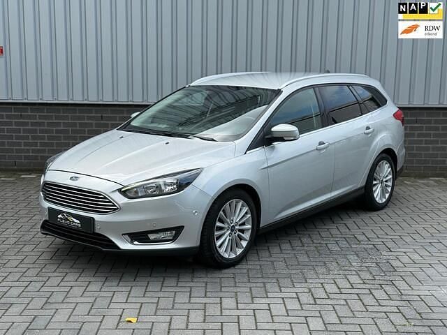 Grijs Gebruikt 2018 Ford Focus Titanium Stationwagen | € 10.249 (Goede deal) - Afbeelding 1/4