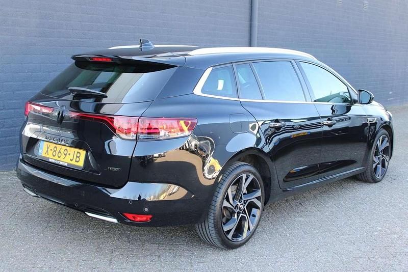 Occasion Renault Megane E-Tech Engineered 160 PK (117 kW) 2023 Noir étoilé metallic (donker zwart metallic) Stationwagen