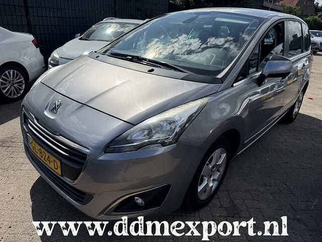 Grijs Gebruikt 2015 Peugeot 5008 MPV | € 5.900 (Eerlijke prijs) - Afbeelding 1/4