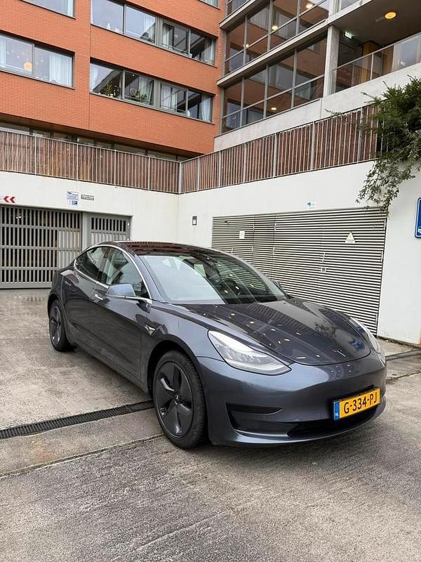 Gebruikt 2019 Tesla Model 3 Standard Range Plus Sedan | € 16.950 (Goede deal) - Afbeelding 1/4