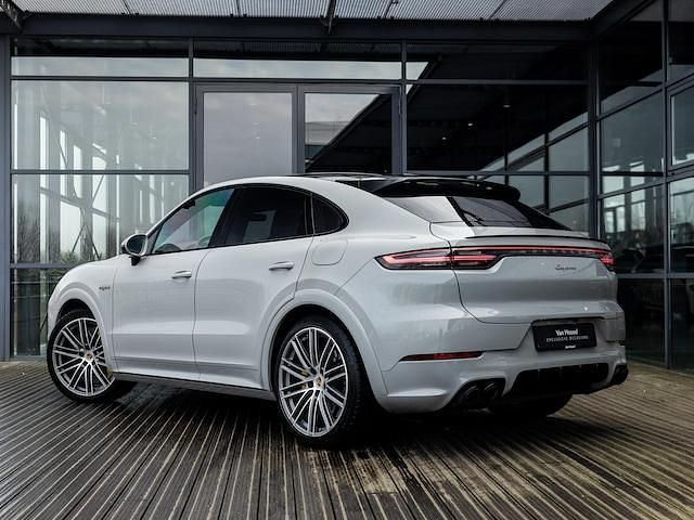 Occasion Porsche Cayenne Turbo 462 PK (339 kW) 2022 Grijs SUV