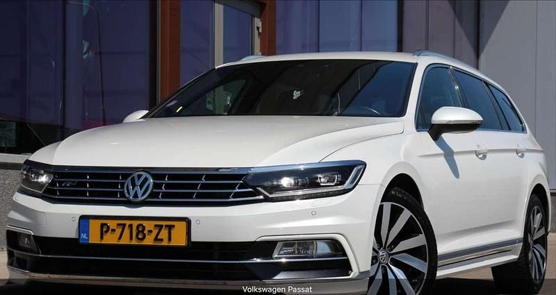 Wit Gebruikt 2015 VW Passat Highline Stationwagen | € 20.500 (Goede deal) - Afbeelding 1/4