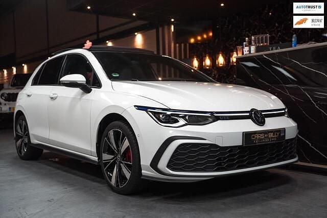 Wit Gebruikt 2022 VW Golf VIII GTE Hatchback | € 26.900 (Eerlijke prijs) - Afbeelding 1/4