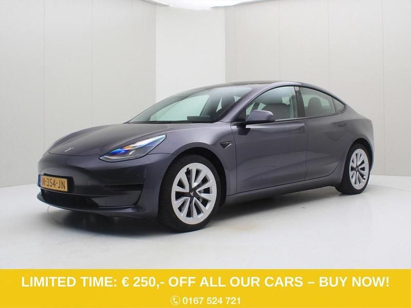 Grijs Occasion 2021 Tesla Model 3 Standard Range Sedan | € 22.900 (Eerlijke prijs) - Afbeelding 1/4