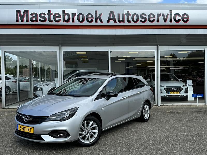 Grijs Gebruikt 2022 Opel Astra Elegance Stationwagen | € 17.950 (Eerlijke prijs) - Afbeelding 1/4