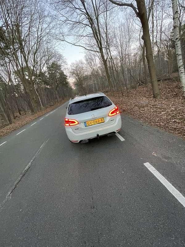 Occasion Peugeot 308 GT-line 131 PK (96 kW) 2015 Wit MPV