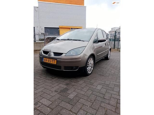 Grijs (metallic) Gebruikt 2007 Mitsubishi Colt Hatchback | € 1.799 (Goede deal) - Afbeelding 1/4