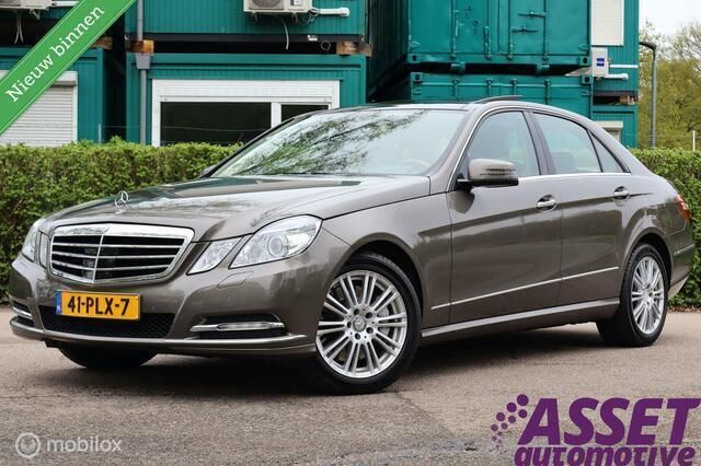 Grijs Gebruikt 2011 Mercedes E500 Elegance Sedan | € 19.995 - Afbeelding 1/4