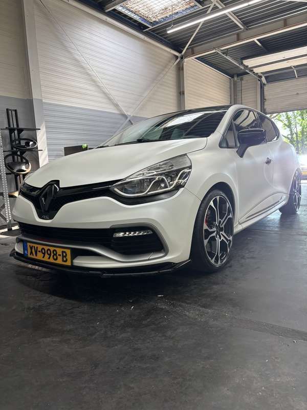 Wit Gebruikt 2015 Renault Clio IV Trophy Hatchback | € 13.945 (Goede deal) - Afbeelding 1/4
