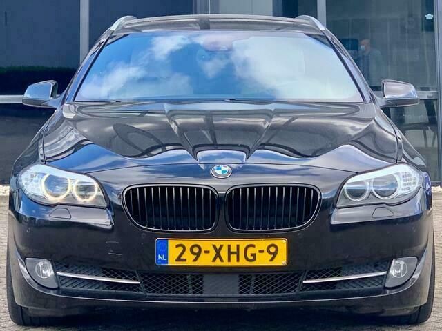 Zwart Gebruikt 2012 BMW 520 Executive Stationwagen | € 11.250 (Duur) - Afbeelding 1/4
