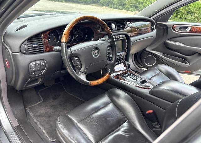 Occasion Jaguar XJR Classic 396 PK (291 kW) 2004 Grijs Sedan