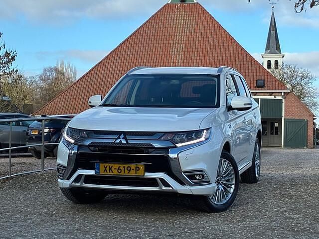Occasion Mitsubishi Outlander Intense 135 PK (99 kW) 2019 Wit SUV
